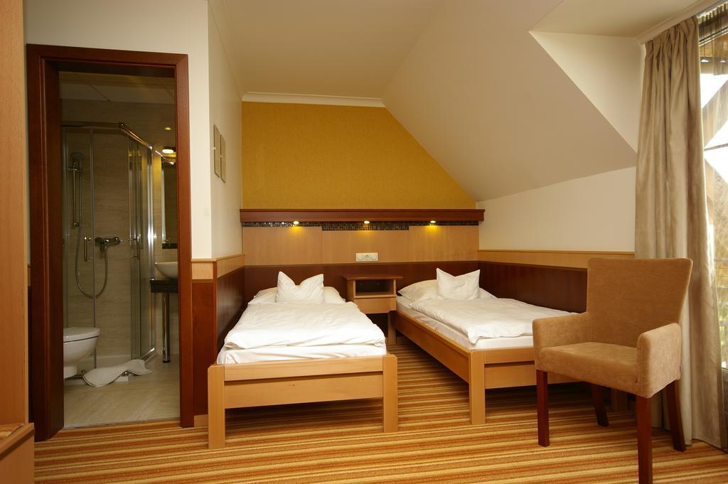 Xavin Wellness Hotel & Restaurant Harkany Room photo